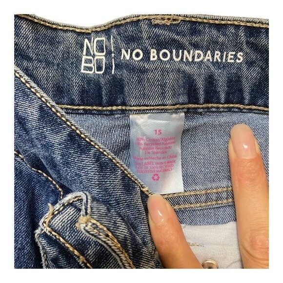 No Boundaries Women's Bootcut Jeans - Picture 3 of 3